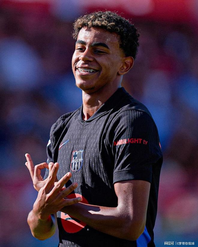 首个年度大服「二〇二六」1月1日重磅开启！元旦赠礼及元启拼图活动同步开启！