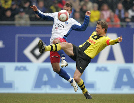 数据平平却亮点足 杨瀚森首秀显潜力 在NBA未来可期