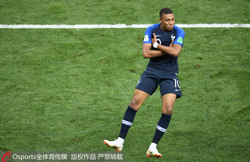 《古墓丽影》初代重制版对比 劳拉告别三角胸整容成功